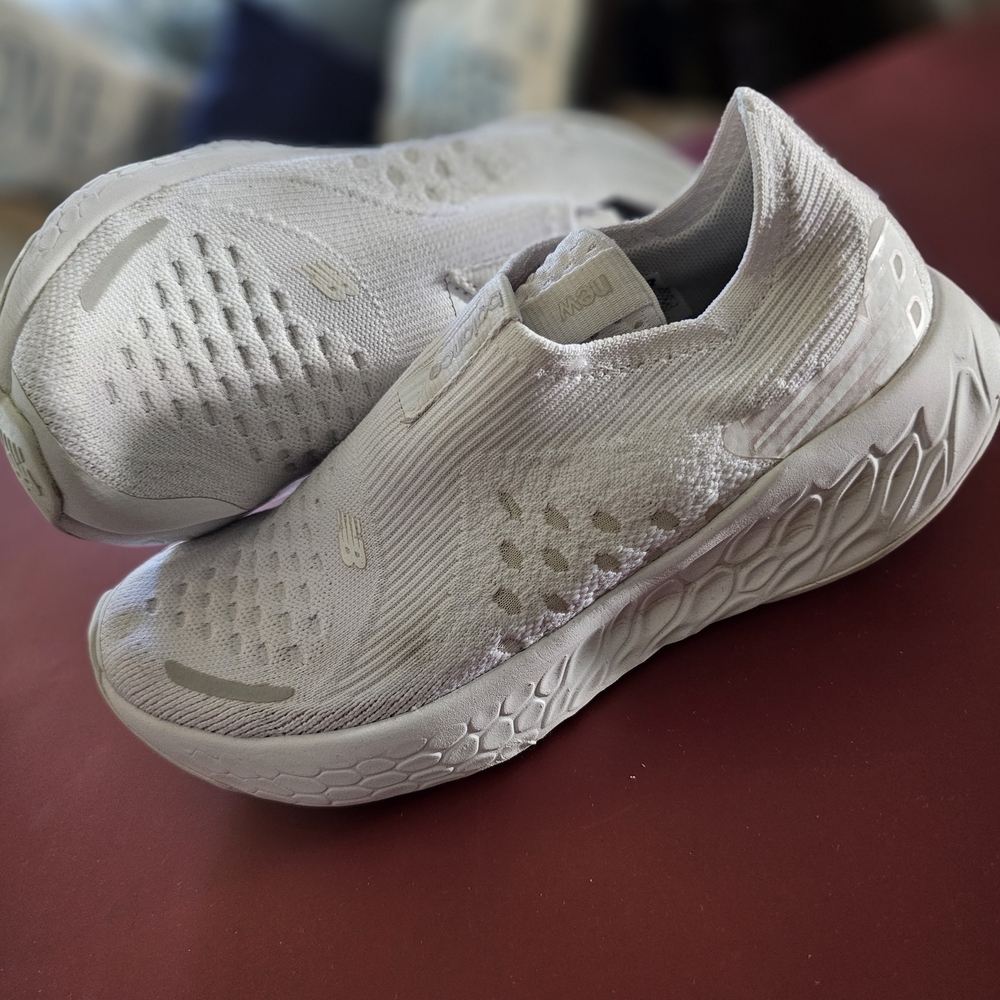 NEW BALANCE Athletic Shoes (Womens 7.5)